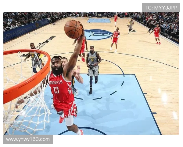 火箭队球星保罗高清比赛图片及表现介绍